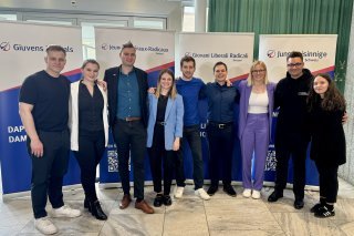 de gauche à droite : Nathan Näpfli, Anna Staub, Thomas von Allmen, Melanie Racine, Jonas Lüthy, Michael Umbricht, Alessia Wehrli, Daniel Mitric & la secrétaire générale Gabrielle De Simone